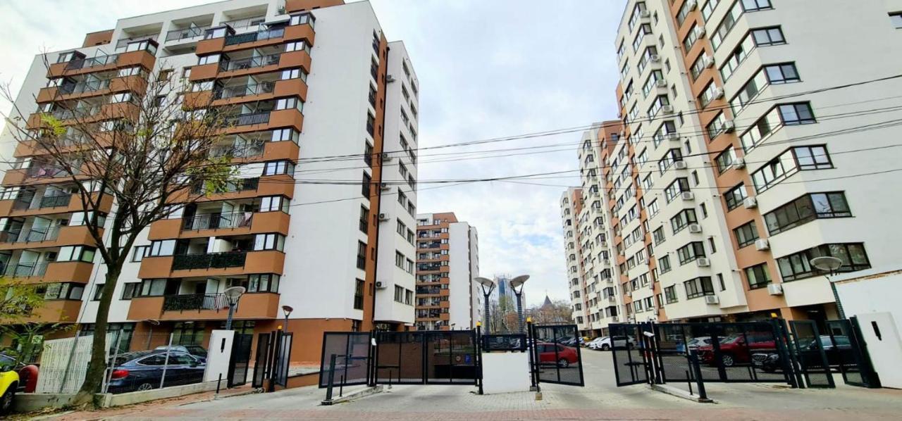 Big & Cosy Apartment With 3 Double Beds & 2 Bathrooms Jassy Zewnętrze zdjęcie